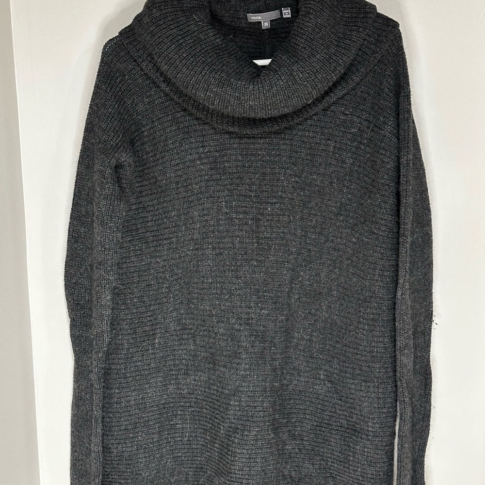 Vince Alpaca and Wool Blend Dark Gray Turtleneck Sweater. Size XS.